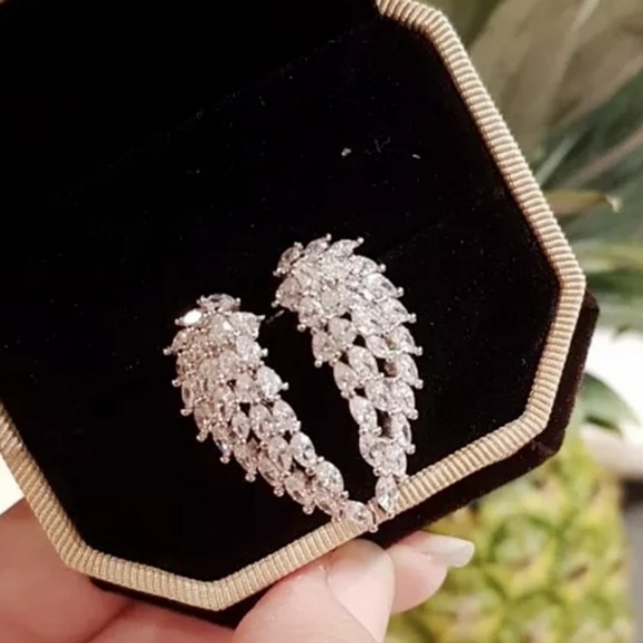 Diamond Angel Wing Ring - Picture 2 of 15